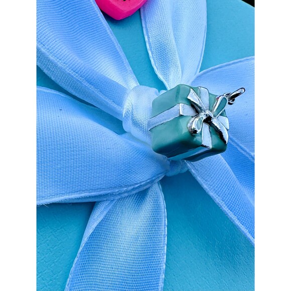 Tiffany & Co. Enamel Gift Box Present Charm Pendant in Silver - Picture 8 of 8